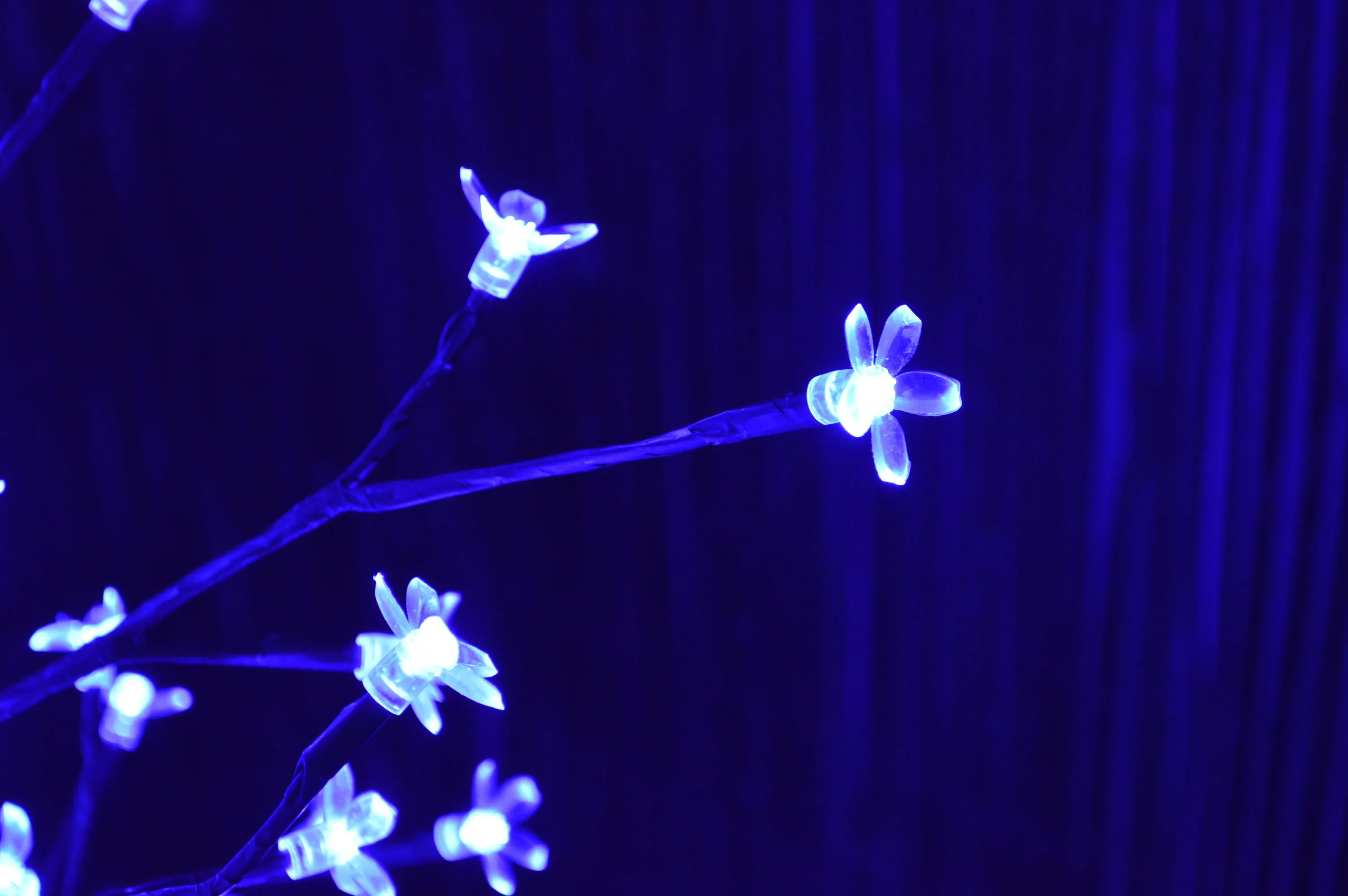 1.5m (5ft) Indoor / Outdoor Cherry Blossom Tree with 200 Electric Blue LEDs