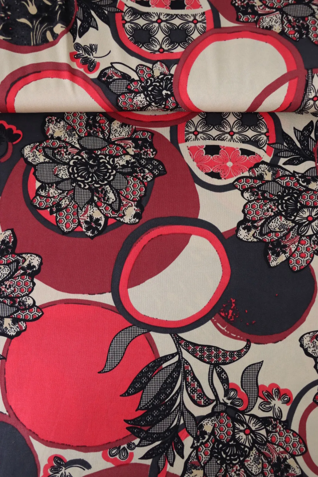 1YD 35IN REMNANT; Red & Black Flowers on Circles 100% Silk Jersey