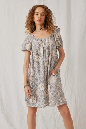 Textured Antique Quilt Print Puff Sleeve Dress